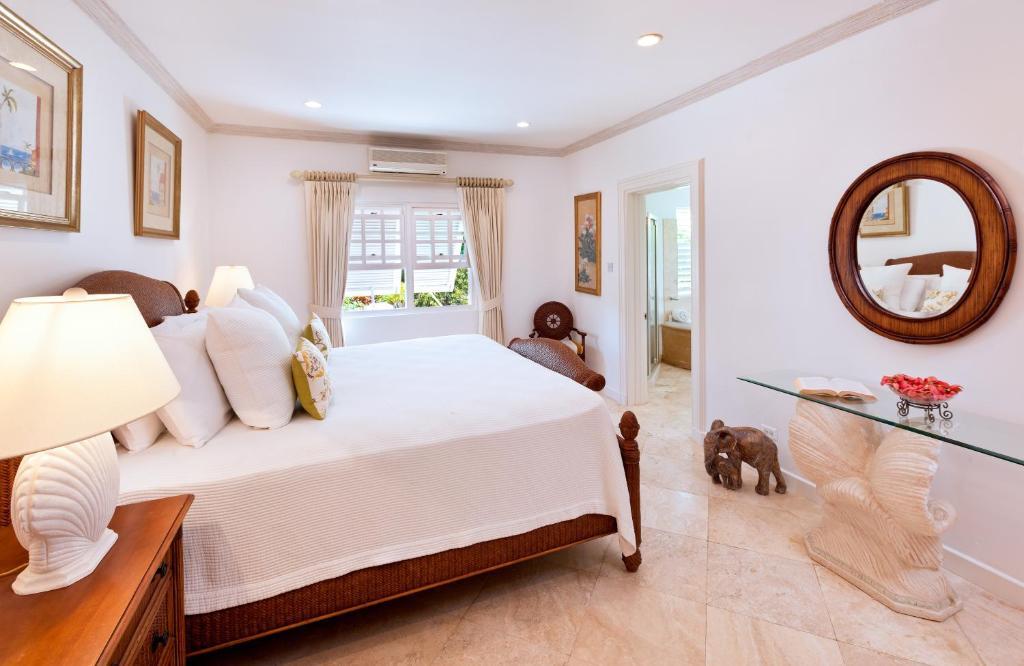 Coconut Grove 1, Luxury Villa By Island Villas Saint James Room photo